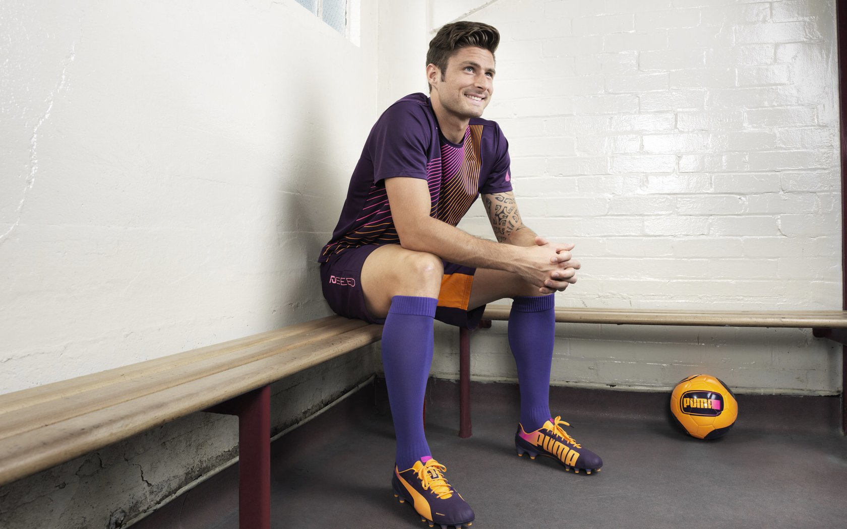 C罗：退役会落泪，距千球仅差48球，c罗退役计划