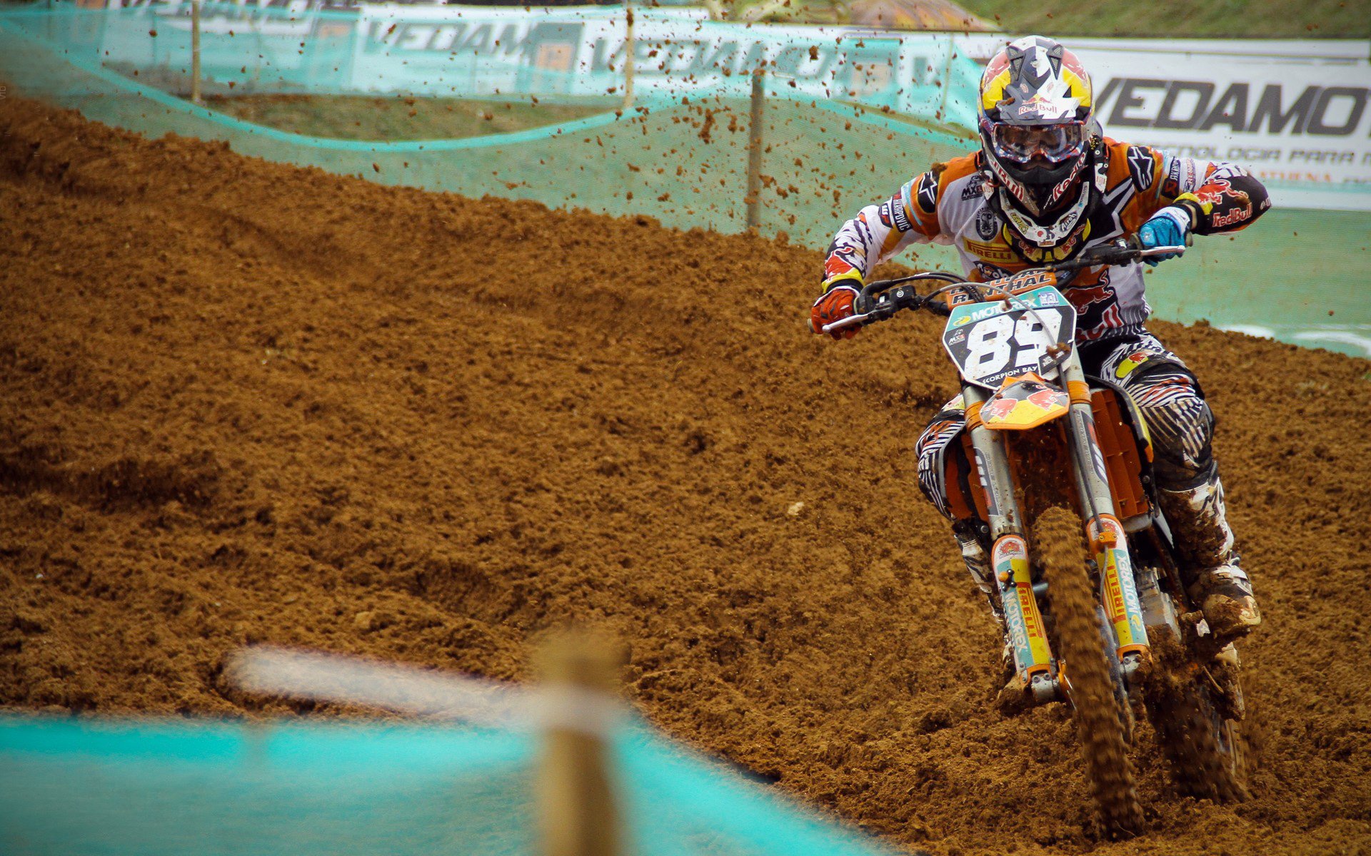 世界杯战术解析：中锋回撤与边锋内切成为主流打法